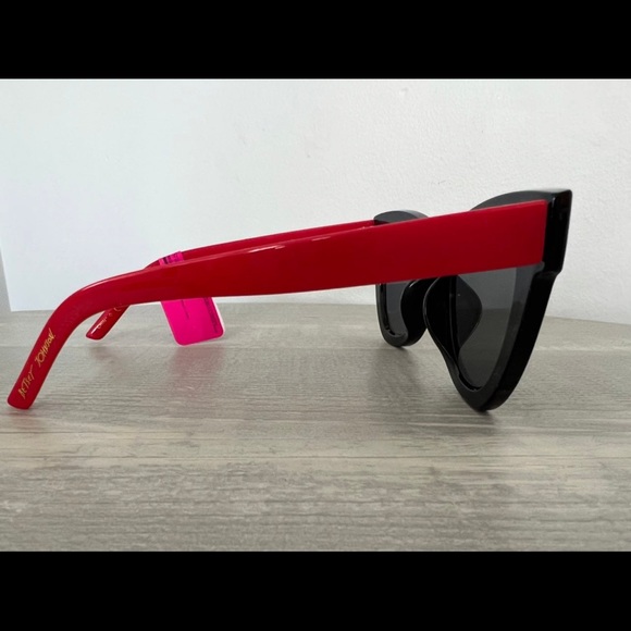 Betsey Johnson Leopard Sunglasses - Picture 4 of 4